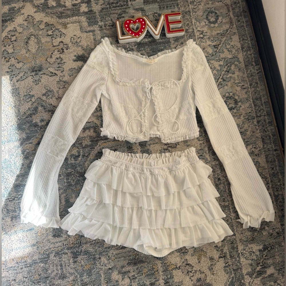 Sorelle UK Ruffled Two-Piece Skirt Set - Picture 3 of 4